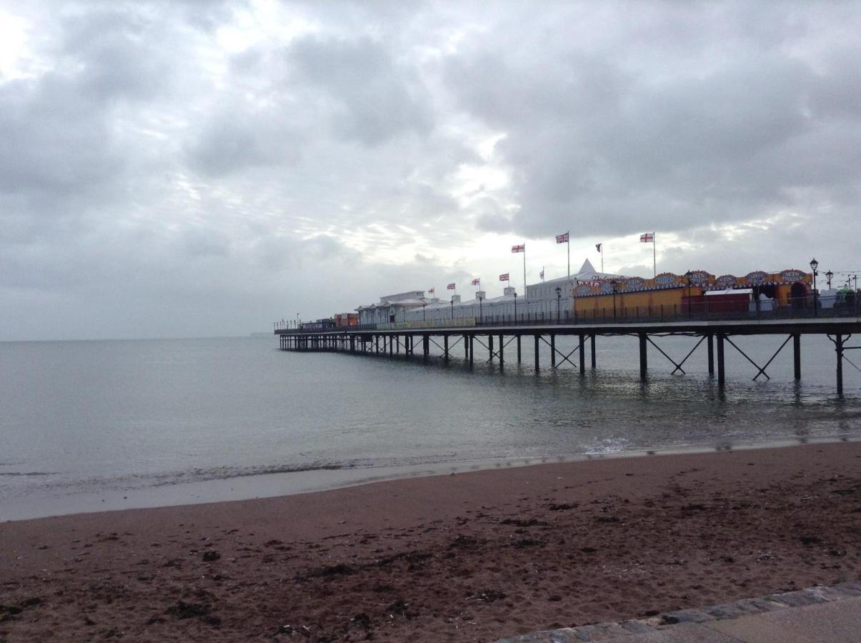 Barbie House ,Opposite The Beach & Paignton Pier , 2 Bedroom Apartment With Private Car Space & Garden , Free Access Next Door To The Stunning Ballet & Make Up School & A Beautiful Ladys Beauty Salon (Adults Only) Exterior foto