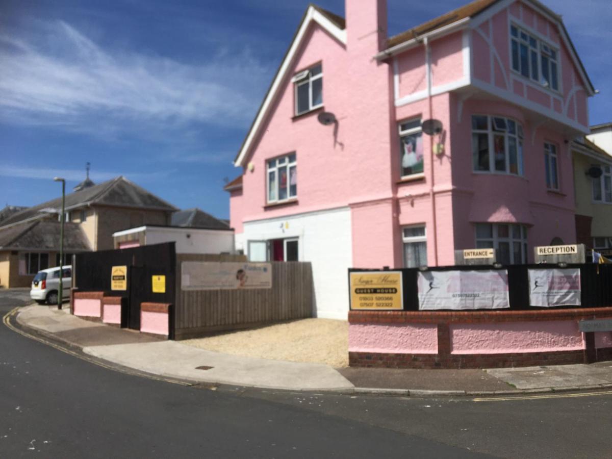Barbie House ,Opposite The Beach & Paignton Pier , 2 Bedroom Apartment With Private Car Space & Garden , Free Access Next Door To The Stunning Ballet & Make Up School & A Beautiful Ladys Beauty Salon (Adults Only) Exterior foto