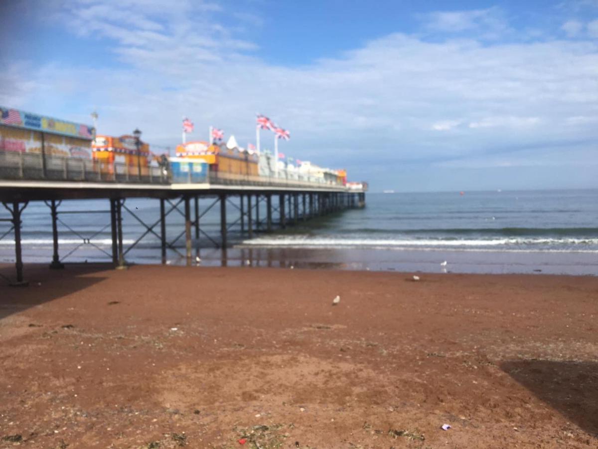 Barbie House ,Opposite The Beach & Paignton Pier , 2 Bedroom Apartment With Private Car Space & Garden , Free Access Next Door To The Stunning Ballet & Make Up School & A Beautiful Ladys Beauty Salon (Adults Only) Exterior foto