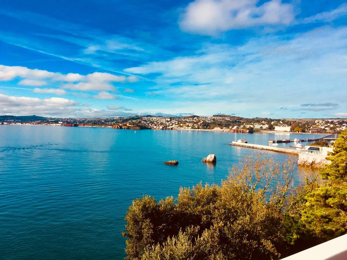 Barbie House ,Opposite The Beach & Paignton Pier , 2 Bedroom Apartment With Private Car Space & Garden , Free Access Next Door To The Stunning Ballet & Make Up School & A Beautiful Ladys Beauty Salon (Adults Only) Exterior foto