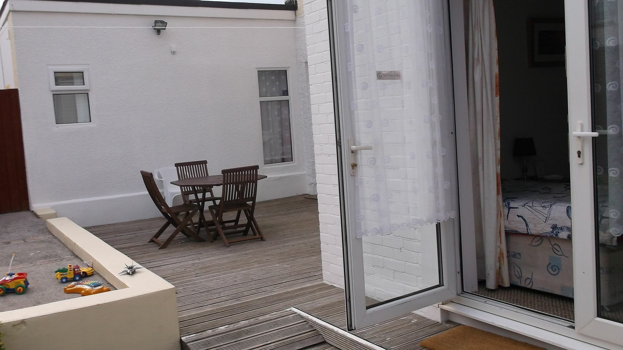 Barbie House ,Opposite The Beach & Paignton Pier , 2 Bedroom Apartment With Private Car Space & Garden , Free Access Next Door To The Stunning Ballet & Make Up School & A Beautiful Ladys Beauty Salon (Adults Only) Exterior foto